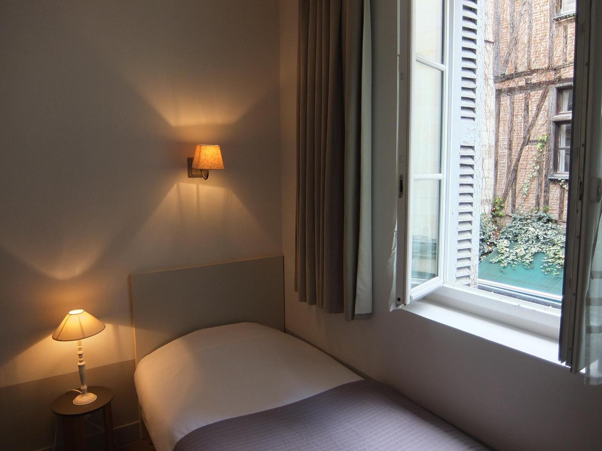 Hotel L'Adresse Tours Bilik gambar